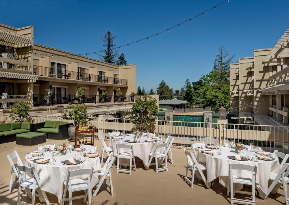 Toll House Hotel Main image
